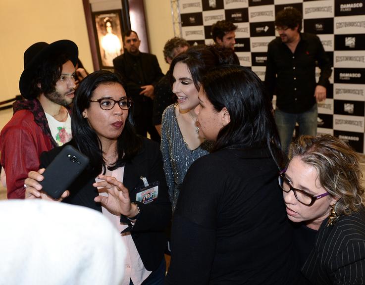 Cássio Gabus Mendes e Kéfera participam do lançamento do filme 'Gosto Se Discute'