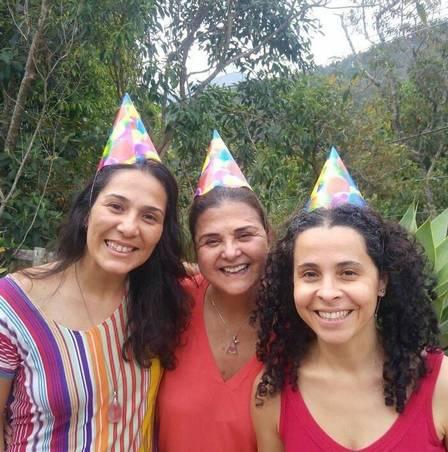 Elizângela comemora aniversário da nora em foto de família