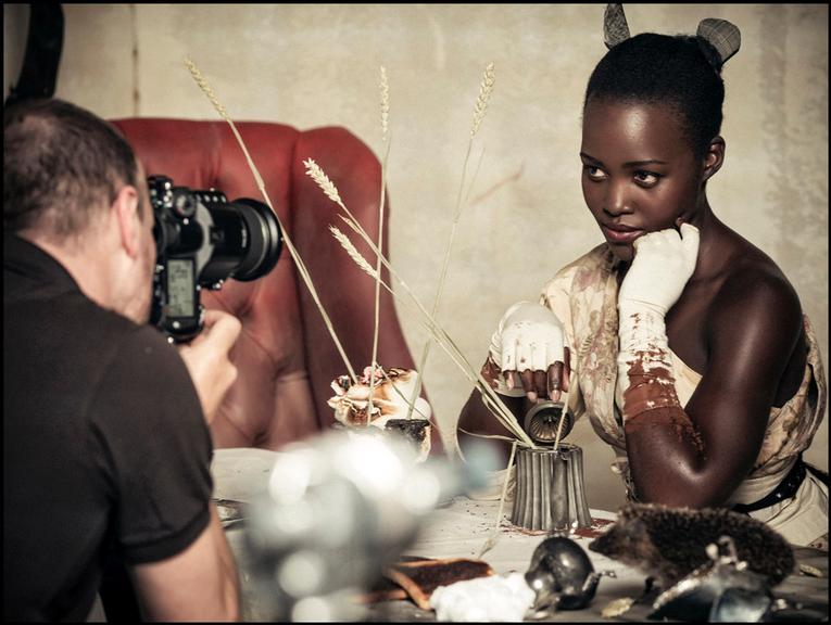 Bastidores do ensaio fotográfico de Tim Walker para o Calendário Pirelli 2018