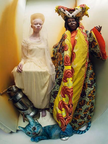 Thando Hopa e Whoopi Goldberg