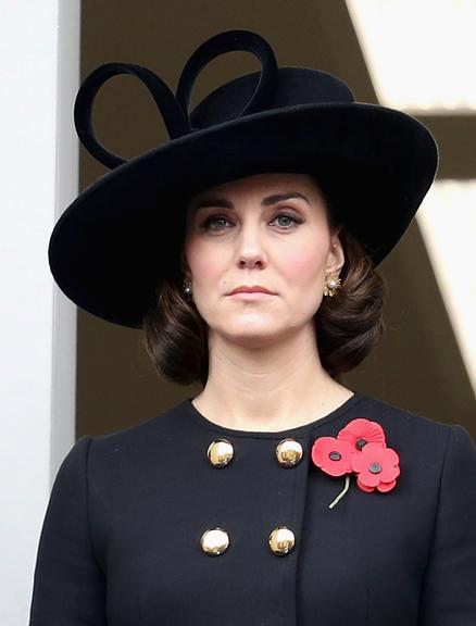 Kate Middleton adota corte chanel “fake” 