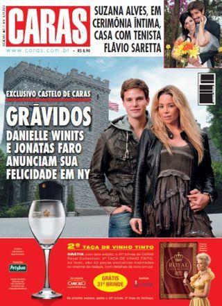 CARAS 24 anos: veja as 24 capas marcantes no castelo de CARAS