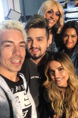  Pabllo Vittar, Luan Santana e time de astros musicais posam juntos em campanha fashion