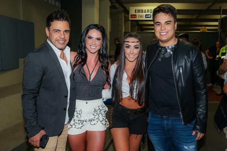 Zezé di Camargo, Graciele Lacerda, Amabylle Eiroa e Igor Camargo assistem show de Bruno Mars