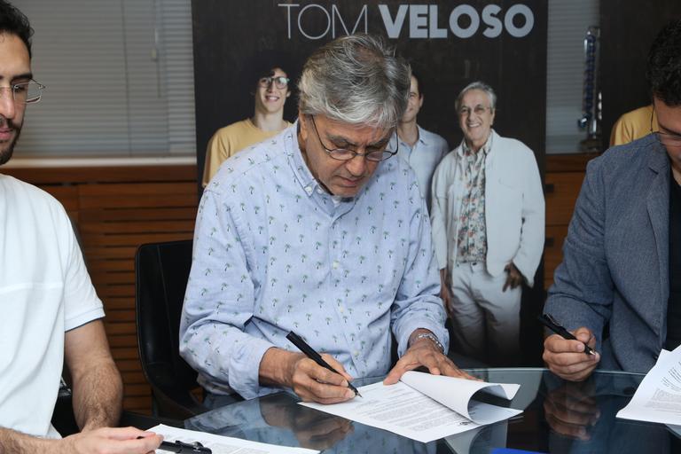 Caetano lançará álbum com os herdeiros, Moreno, Zeca e Tom