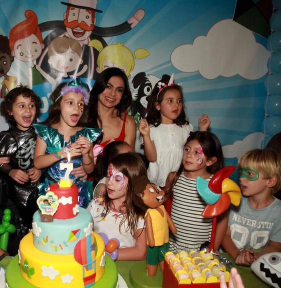 Rosana Jatobá celebra os 7 anos dos filhos gêmeos