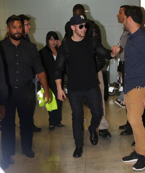 Nick Jonas desembarca em São Paulo