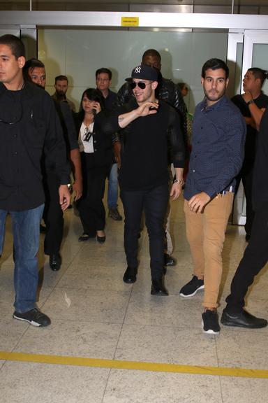 Nick Jonas desembarca em São Paulo