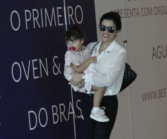 Vanessa Giácomo e a filha caçula, Maria