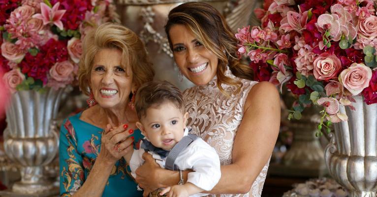  Solange Frazão faz festa de 80 anos para a mãe