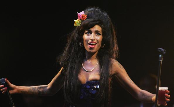 Pai de Amy Winehouse afirma ver o fantasma da filha