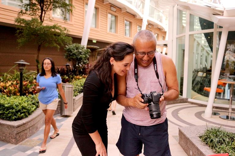 Bastidores ensaio CARAS: Adriana Birolli