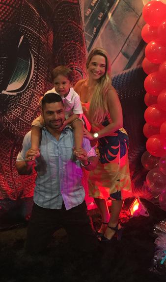  Ana De Biase e João Tristão comemoram o aniversário de 3 anos do filho, João Victor