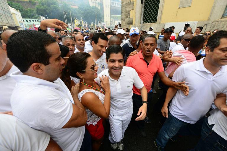 Antonio Carlos Magalhães Neto participa da lavagem da Igreja do Senhor do Bonfim