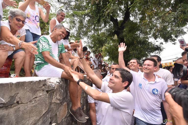 Antonio Carlos Magalhães Neto participa da lavagem da Igreja do Senhor do Bonfim