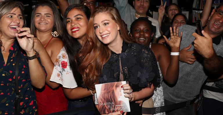 Marina Ruy Barbosa lança seu livro no Rio de Janeiro