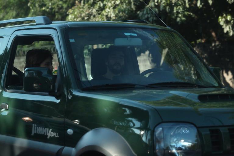 Caio Blat e Luisa Arraes são flagrados aos beijos no Rio