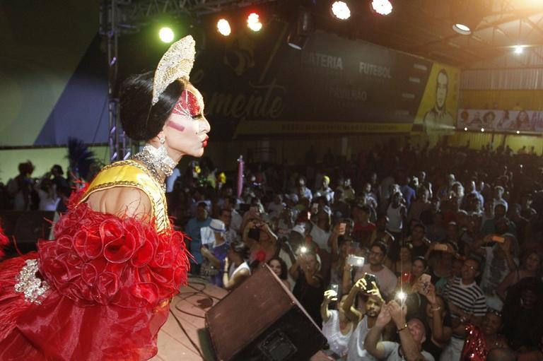 Sabrina Sato é coroada Rainha do Glan Gay 2018