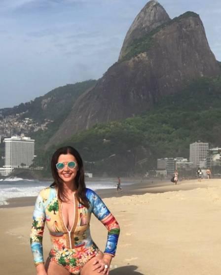 Luma de Oliveira ousa em fotos nas redes sociais