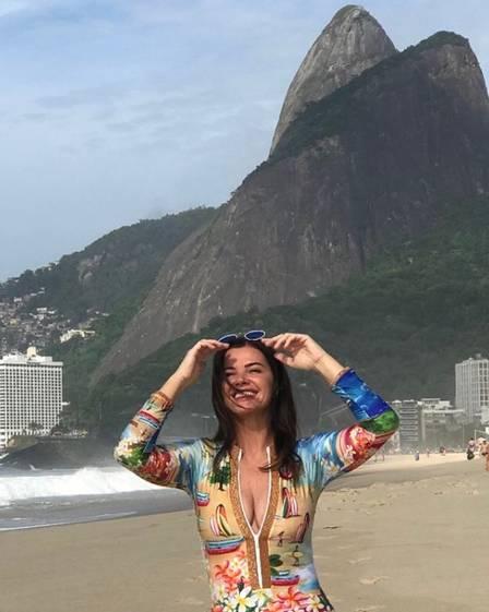 Luma de Oliveira ousa em fotos nas redes sociais