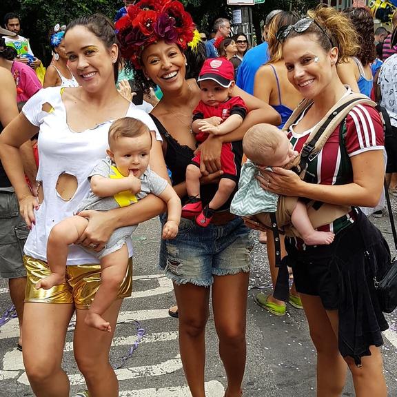 Herdeiro de Sheron Menezzes faz sua estreia na folia