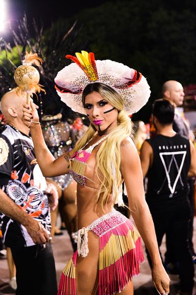 Veja os looks ousados do Carnaval