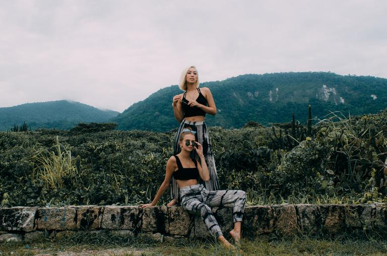 Isabella Scherer e Ana Hikari fazem ensaio fotográfico no Rio de Janeiro