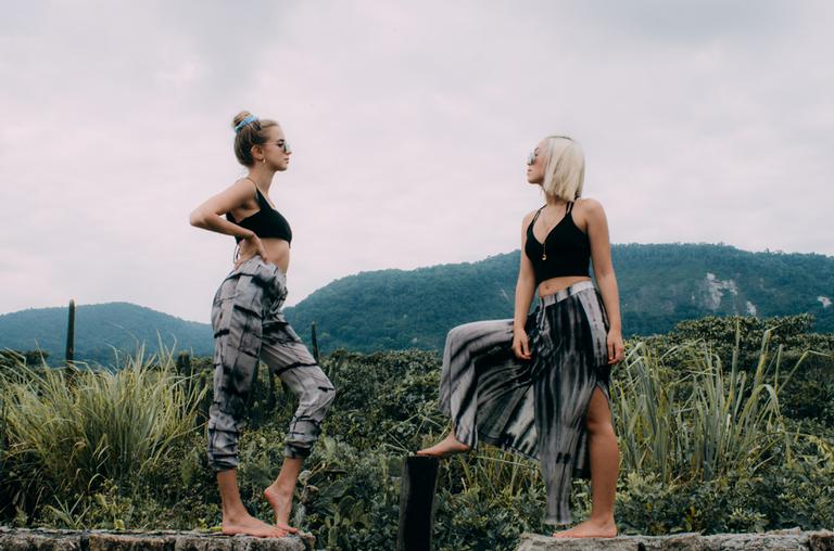 Isabella Scherer e Ana Hikari fazem ensaio fotográfico no Rio de Janeiro