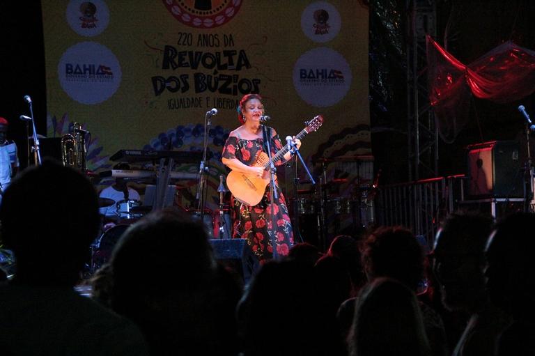 Monica Sangalo realiza show no Pelourinho, em Salvador