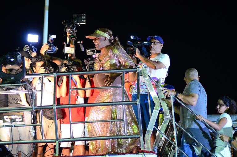 Márcio Victor, do Psirico, se veste de Ivete Sangalo no carnaval