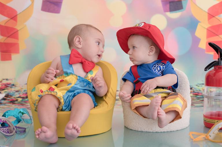 Lucca, filho de Keruse Bongiolo e Leonardo Carvalho, e Gael, filho de Maíra Charken e Renato Antunes