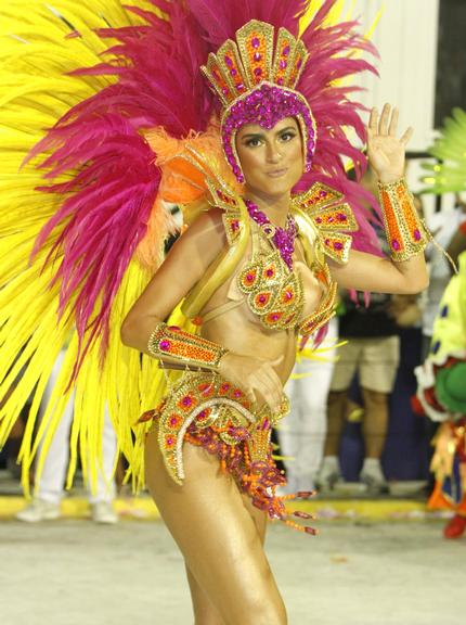 Thaila Ayala no desfile da Grande Rio na Sapucaí