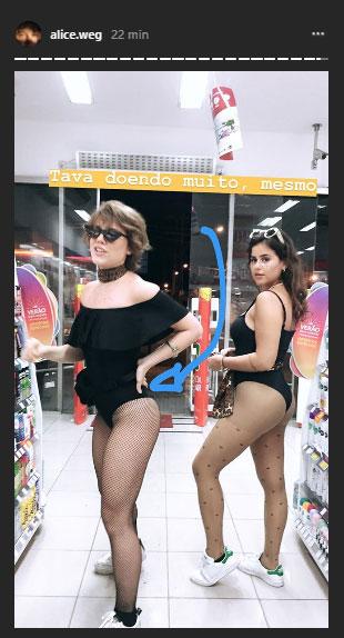 Alice Wegmann se joga na folia e compartilha com os fãs