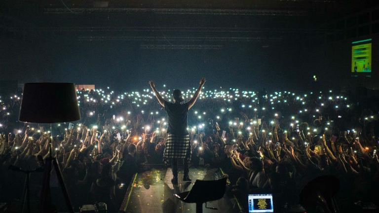 Luan Santana emociona público em show na Suíça