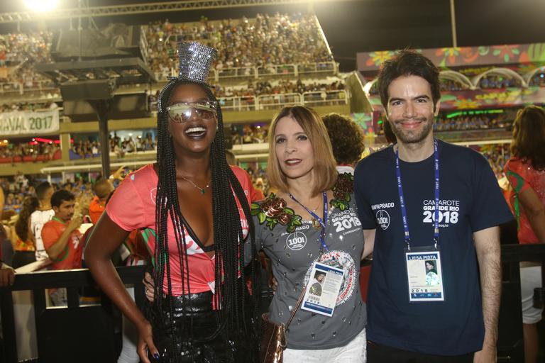 Iza, Liege Monteiro e Luiz Fernando Coutinho no Camarote Grande Rio