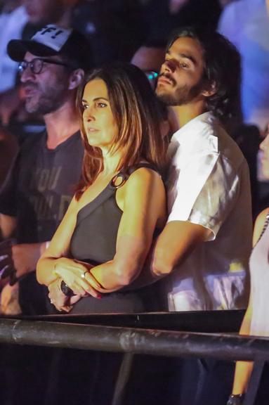 Fátima Bernardes e Túlio Gadêlha: clima de romance em show