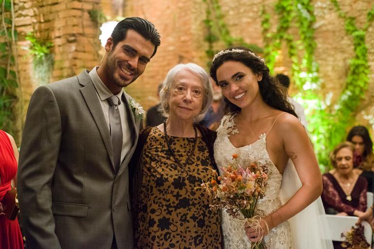 O casamento de Xodó (Anderson Tomazini) e Cleo (Giovana Cordeiro) na novela O Outro Lado do Paraíso