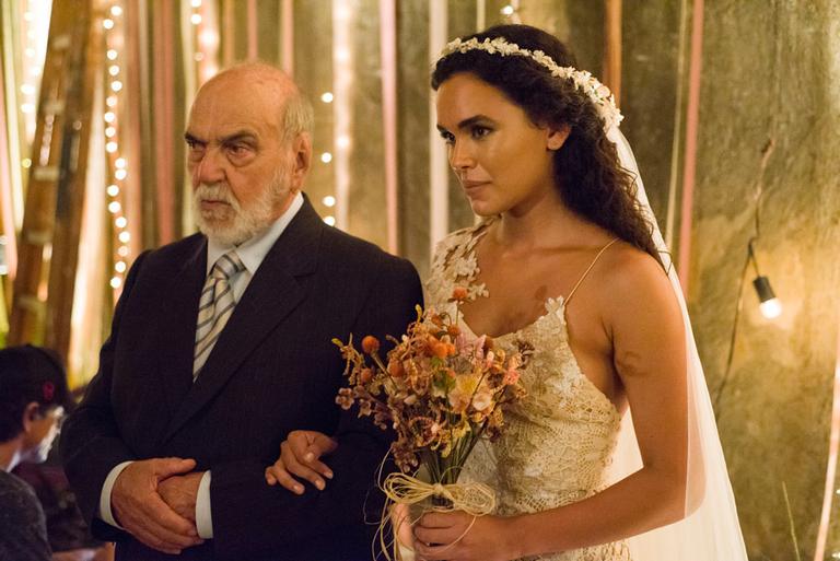 O casamento de Xodó (Anderson Tomazini) e Cleo (Giovana Cordeiro) na novela O Outro Lado do Paraíso