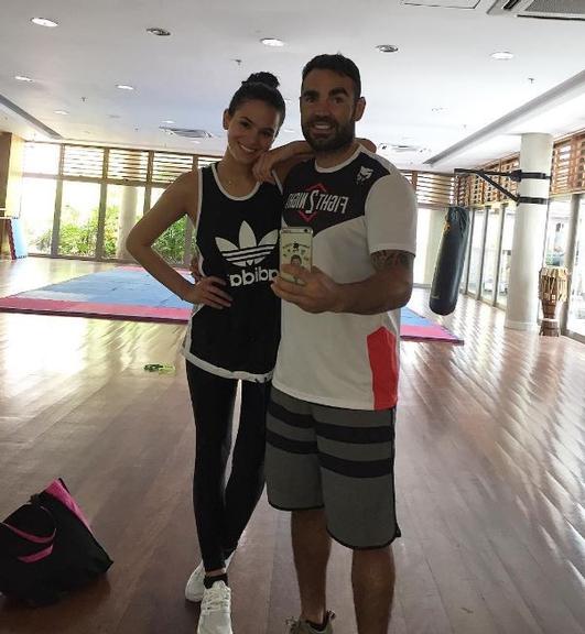 Bruna Marquezine durante treino com Chico Salgado