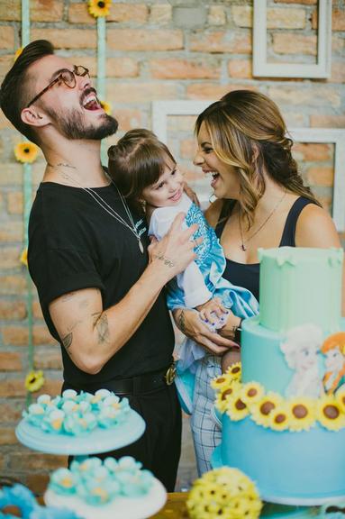 Rubia Baricelli faz festa com tema de Frozen para celebrar os 2 anos da filha, Helena