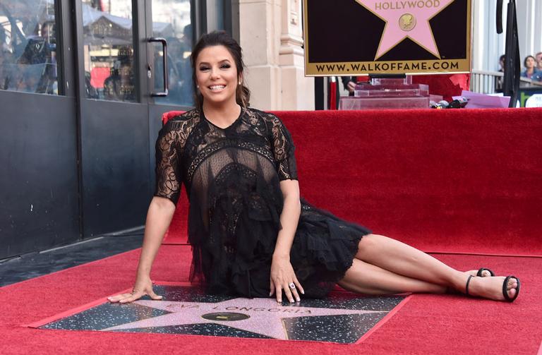 Eva Longoria ganha estrela na Calçada da Fama de Hollywood