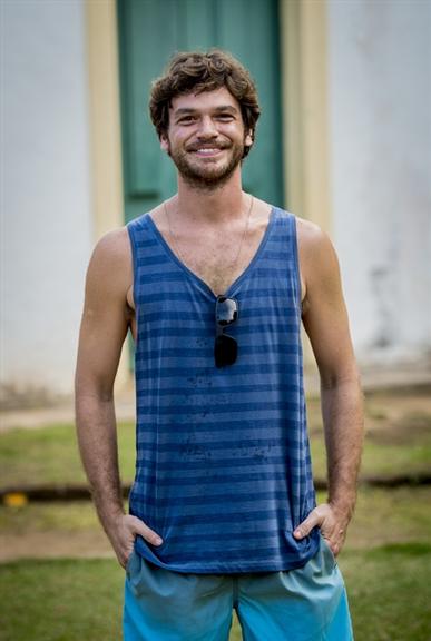 Beto (Emilio Dantas)