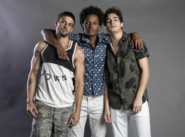 Chay Suede, Danilo Ferreira e Danilo Mesquita 