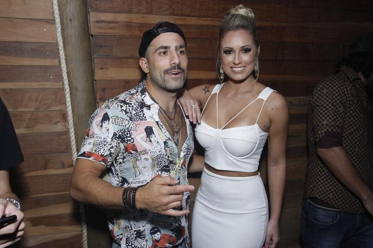 Gleici, Kaysar e Jéssica dançam e curtem muito nova balada no Rio de Janeiro