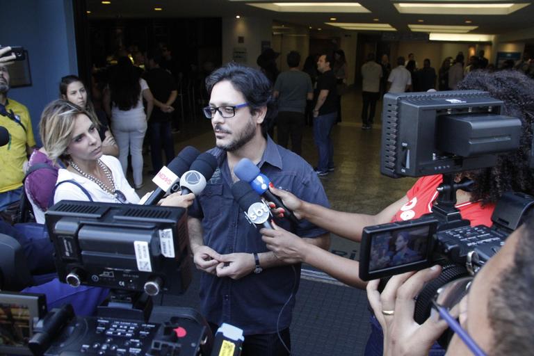 Lúcio Mauro Filho no velório de Agildo Ribeiro