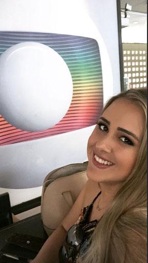 Patricia Leite tieta os famosos no Projac