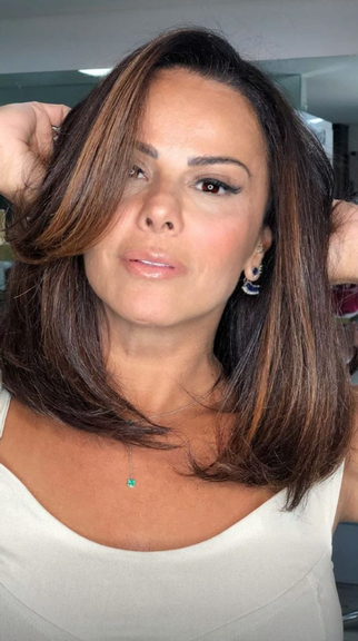 Viviane Araujo dá adeus às longas madeixas