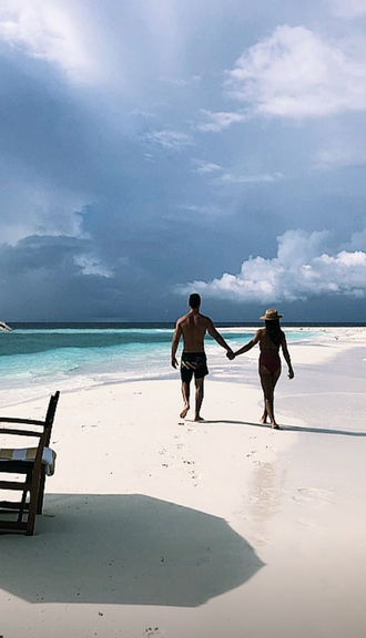 Juliana Paes e o marido curtem férias nas Maldivas