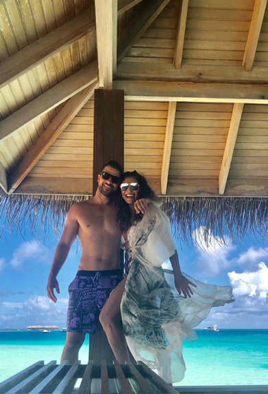 Juliana Paes e o marido curtem férias nas Maldivas