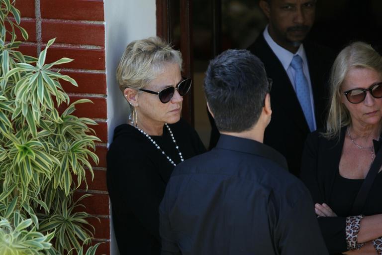 Xuxa no velório na mãe, Dona Alda